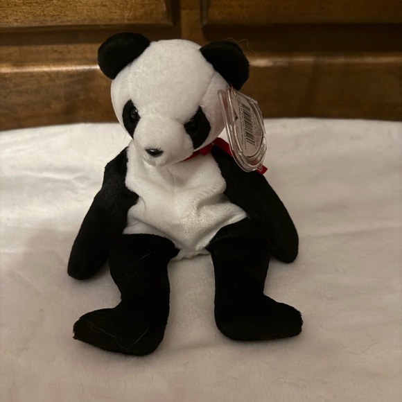 New Fortune the Panda Bear 97/98 ty beanie baby, rare, retired with errors #009